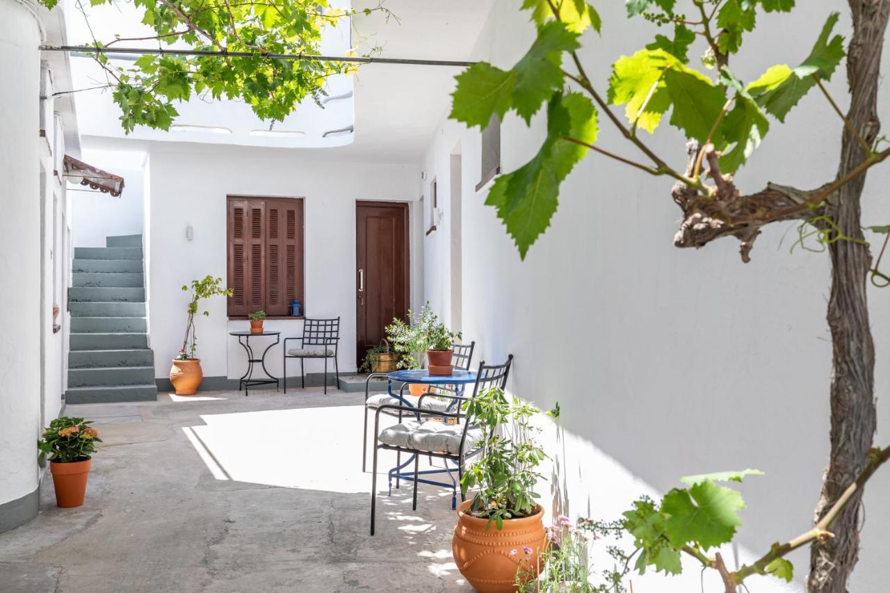 Uncle John'S Guesthouse Skopelos Eksteriør billede
