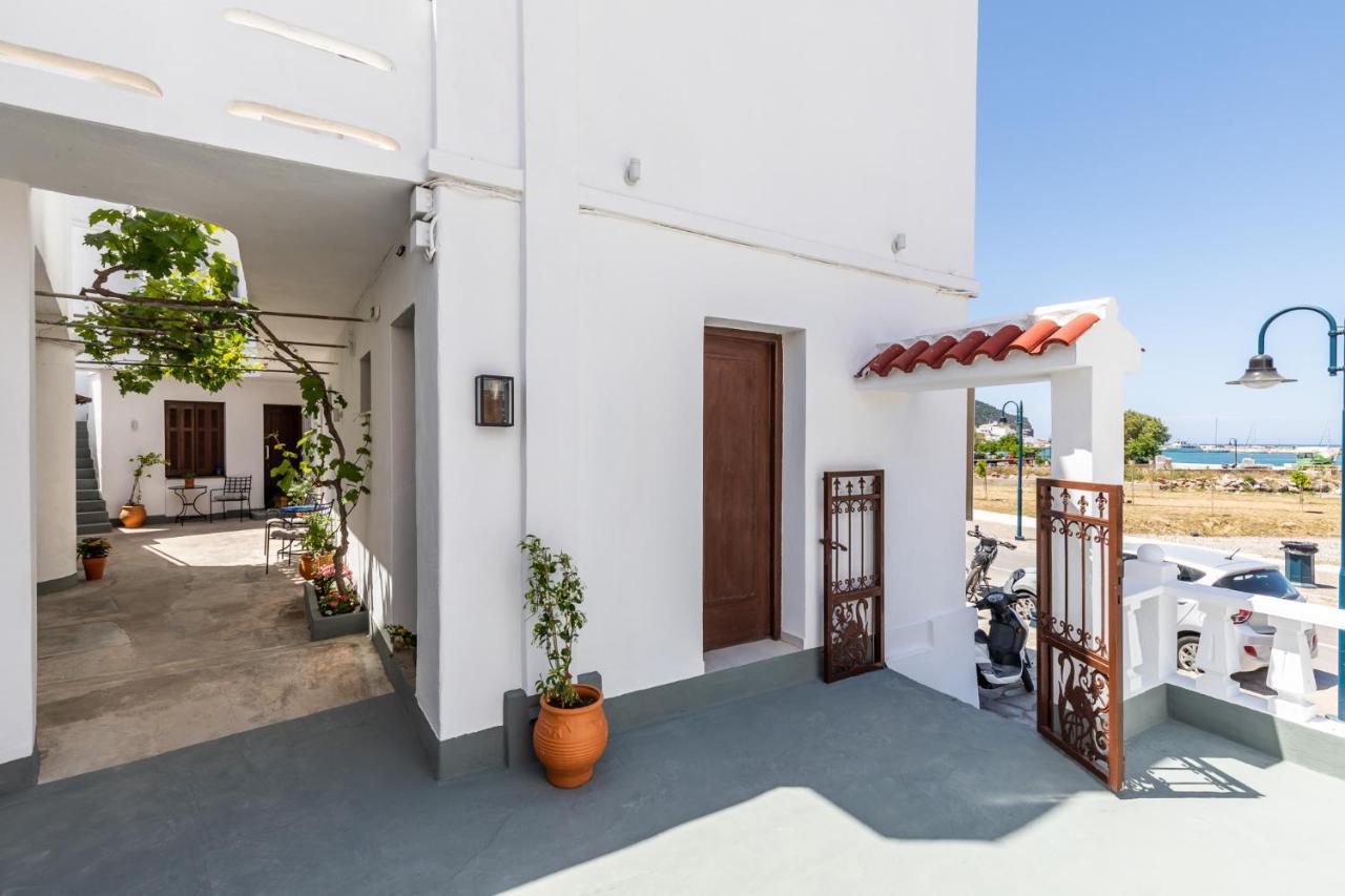 Uncle John'S Guesthouse Skopelos Eksteriør billede