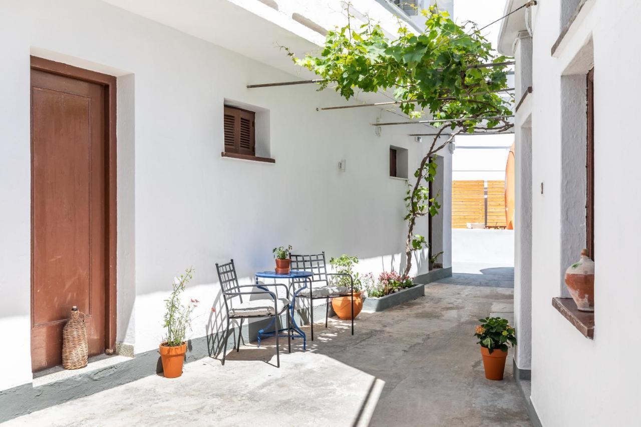 Uncle John'S Guesthouse Skopelos Eksteriør billede